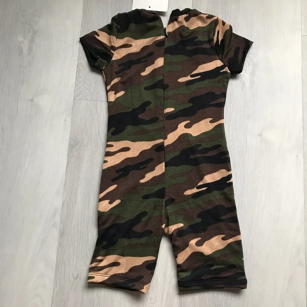 NAKED WAREDROBE CAMO BABY ONSIE ZIP BACK 4YRS